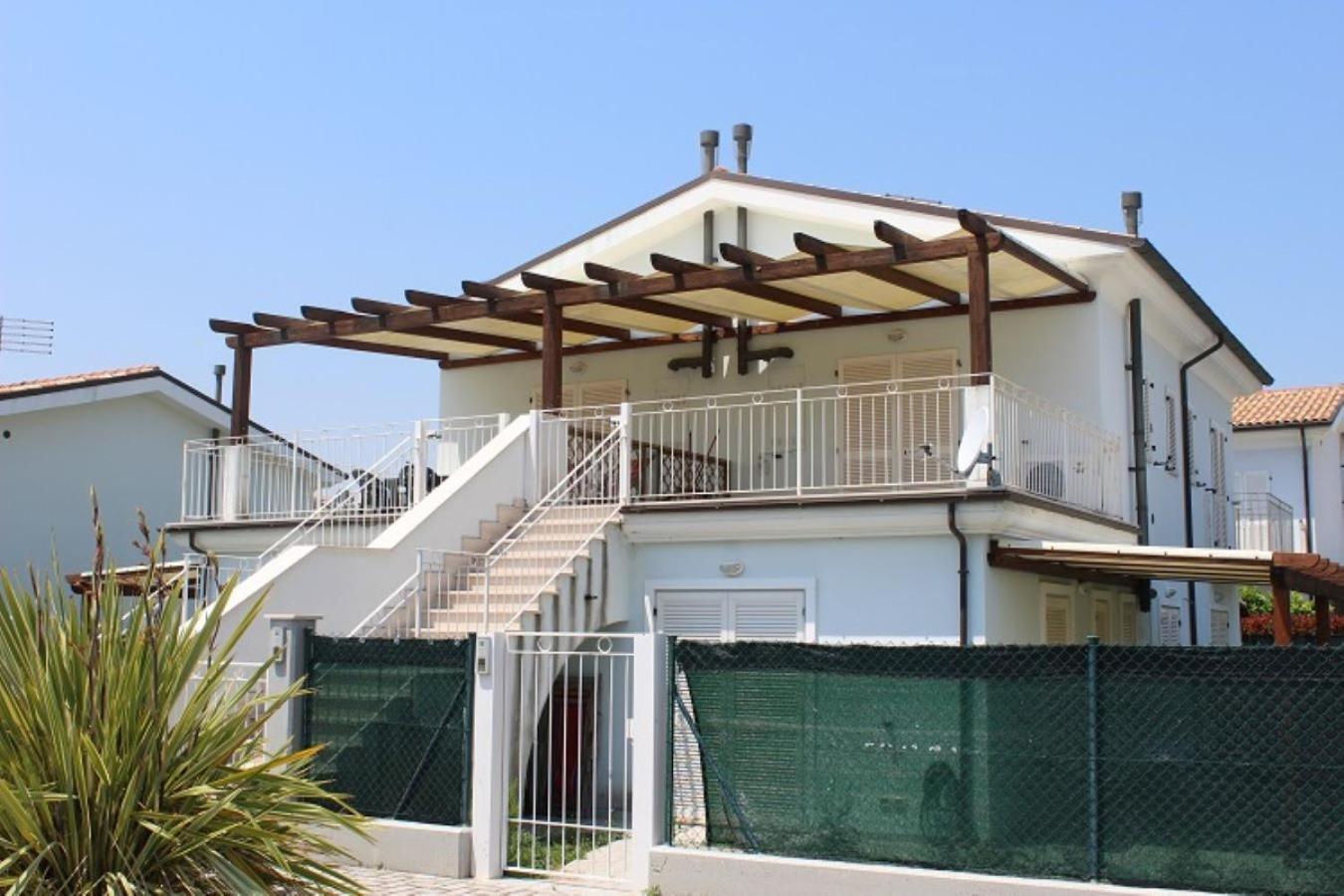 Appartamenti Mac, Trilocali Vicino Al Mare Con Posto Auto Marcelli Exterior photo